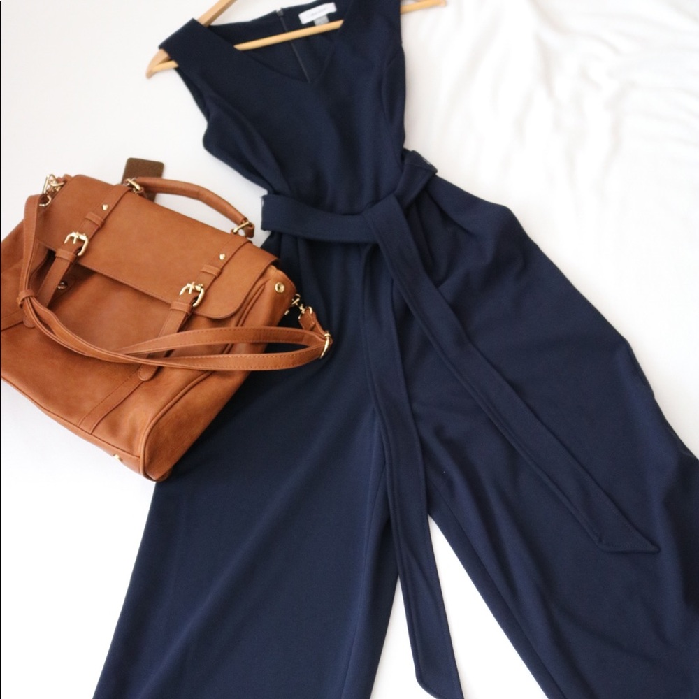 🌟 2/$50 premium Navy Calvin Klein Jumper